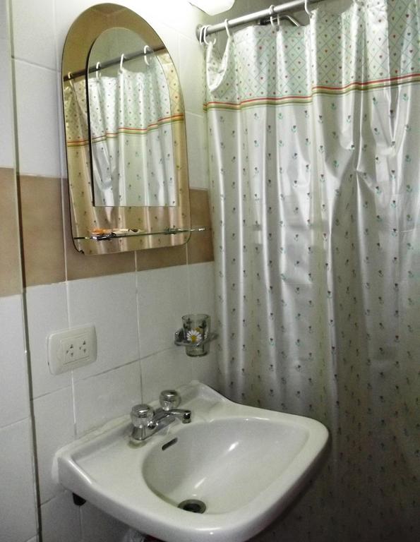 Hostal Gemina Lima Cameră foto